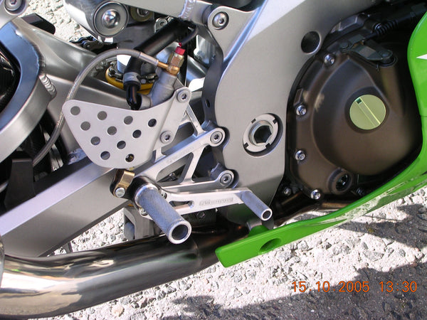 Woodcraft 05-0110B 1998-02 Kawasaki ZX6, 1999-03 ZX9, 2005-08 ZZR600 Complete Rearset image 1