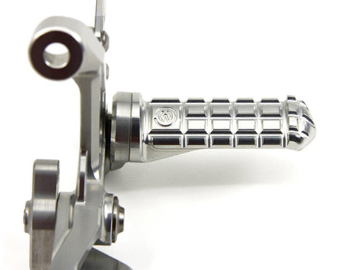 MOTOCORSE FOOTPEGS KIT WITH TITANIUN SCREWS SILVER ANODIZED STANDARD SHIFT