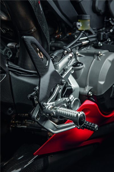 DUCATI PERFORMANCE PANIGALE V2 Adjustable rider footpegs in aluminium