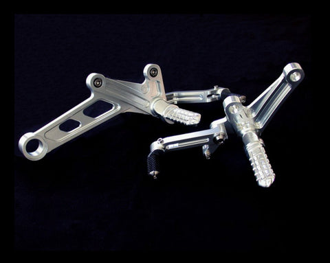 MOTOCORSE FOOTPEGS KIT WITH TITANIUN SCREWS SILVER ANODIZED STANDARD SHIFT