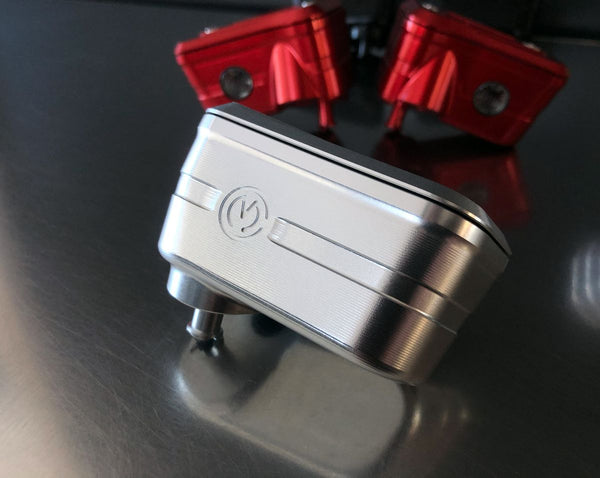 MOTO CORSE Machined from solid Clutch oil reservoir kit for Brembo semi-radial OEM pump Streetfighter V2/V4 MY2021 (EURO5)
