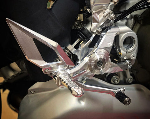 MOTO CORSE Machined from solid complete riding adjustable footpegs kit Streetfighter V4