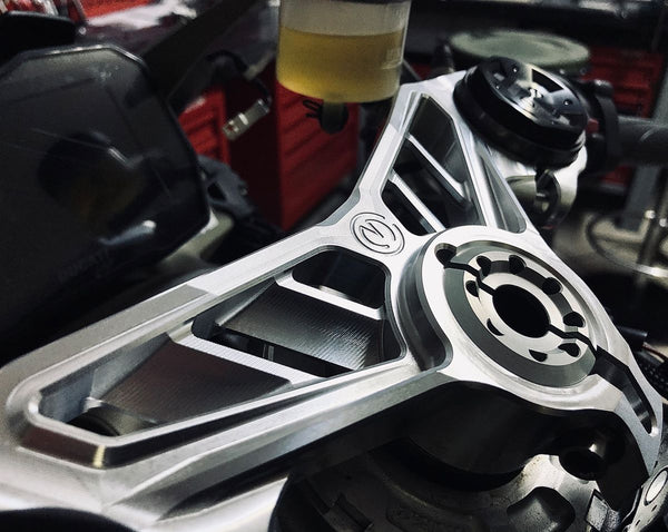 MOTO CORSE Ducati Piastra di sterzo superiore Panigale V4 con forcella di serie 53mm